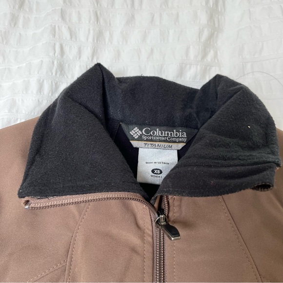 Columbia Titanium Brown Shell Jacket - Picture 6 of 10